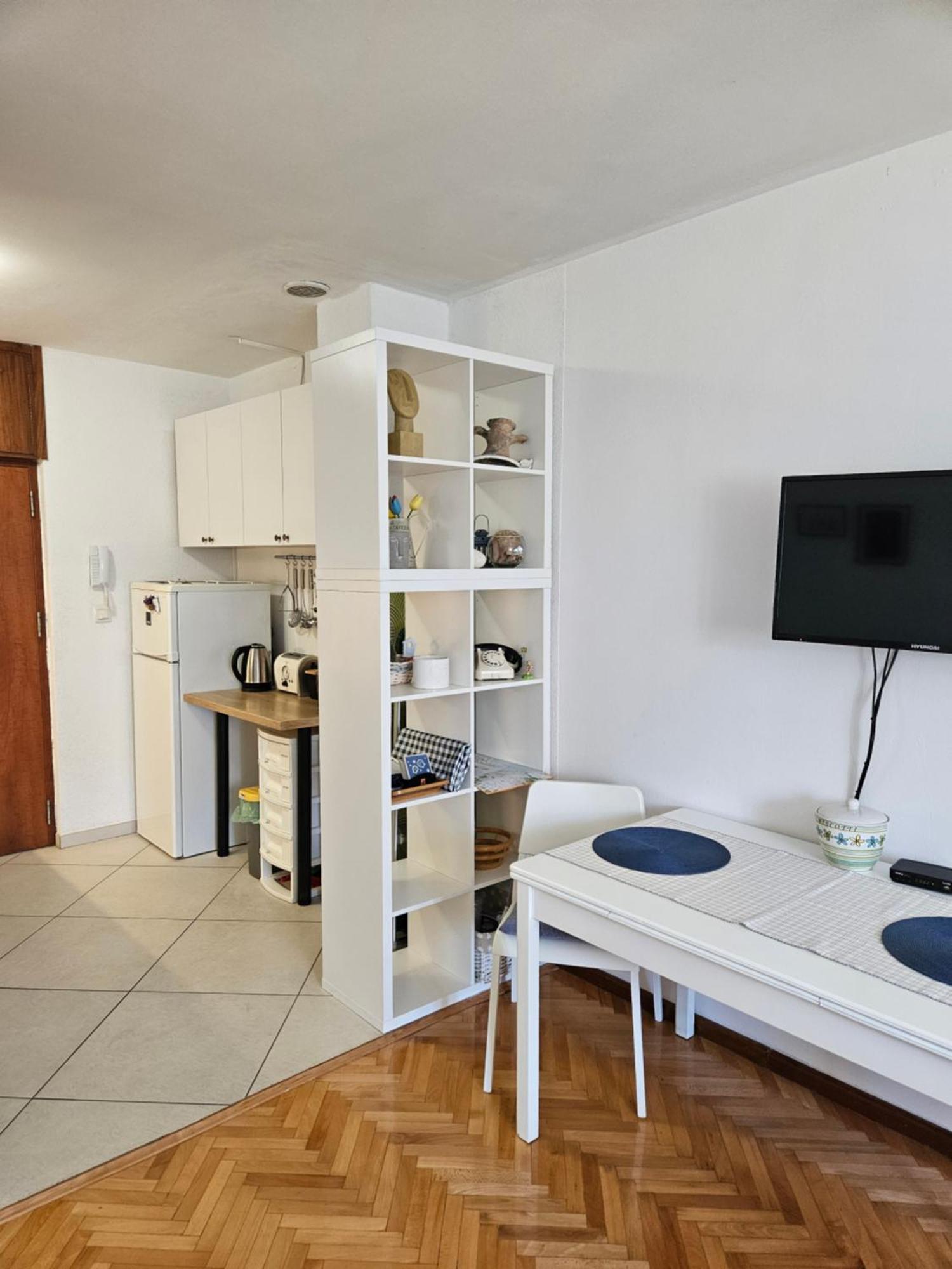 Beautiful Cozy Apartment Jug In Nice Neighbourhood. Сплит Екстериор снимка